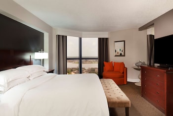 Suite, 1 Bedroom, Balcony, Pool View