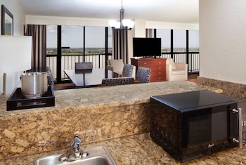 Room, 1 King Bed (Parlor, Lakefront)