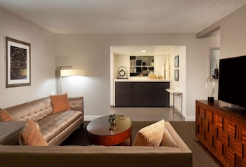 Suite, 1 Bedroom, Balcony, Pool View