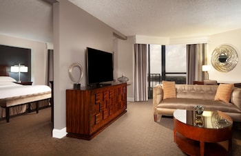 Suite, 1 Bedroom, Balcony, Pool View