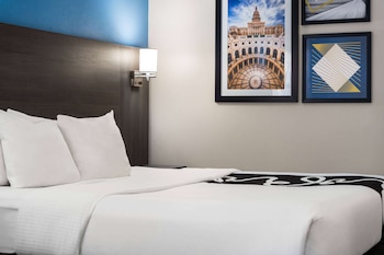 Room, 1 King Bed, Non Smoking
