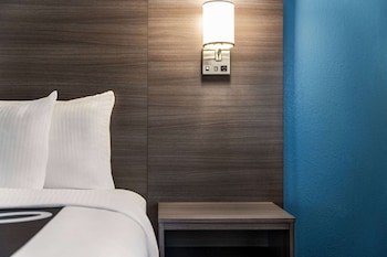 Deluxe Room, 1 King Bed, Non Smoking