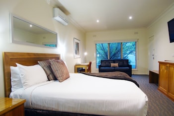 One Bedroom Apartment