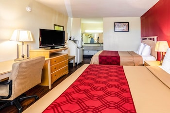 Room, 2 Queen Beds, Non Smoking