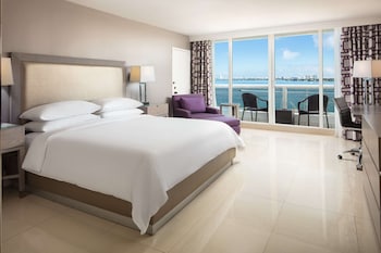 Room, 1 King Bed, Accessible, Bay View (Mobility)