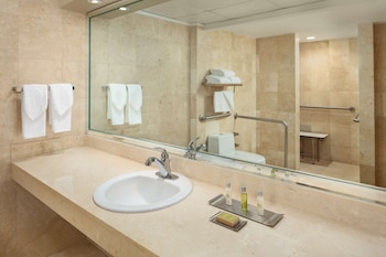 Room, 1 King Bed, Accessible, Bay View (Roll-In Shower)