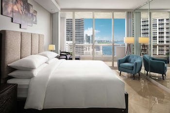 Penthouse, 4 Bedrooms (Condo)