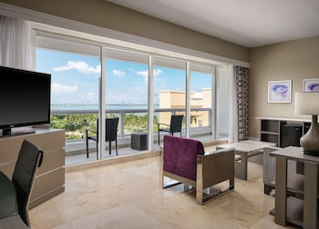 Junior Suite, 1 King Bed, Balcony, Bay View (Partial)