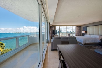 Grand Suite, 1 King Bed, Bay View