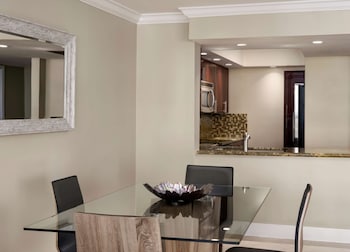 Condo, 2 Bedrooms