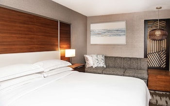 Room, 1 King Bed, Accessible (Mobility & Hearing, Roll-in Shower)