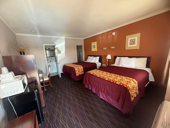 Room, 2 Queen Beds, Non Smoking