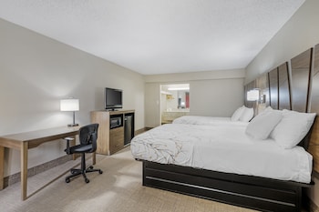 Standard Room, 2 Queen Beds, Non Smoking, Poolside