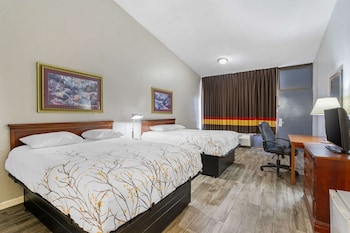 Standard Room, 2 Queen Beds, Non Smoking