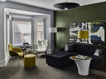 Deluxe Suite, Multiple Beds