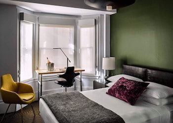 Deluxe Room, 1 King Bed