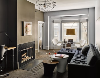Deluxe Suite, Multiple Beds