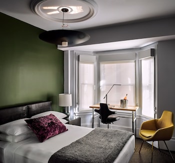 Deluxe Room, 1 Queen Bed