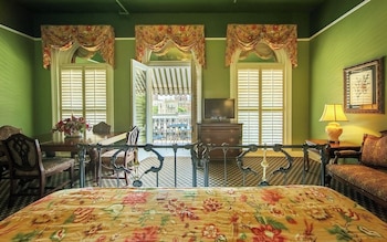 Room, 1 King Bed, Balcony (Alamo Plaza)