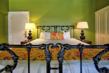 Room, 1 King Bed, Balcony (Alamo Plaza)