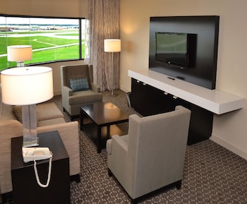 King Alcove Suite