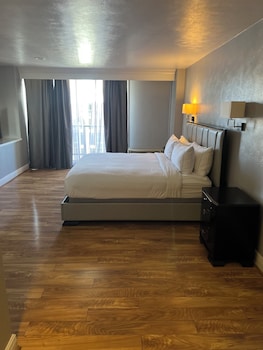Presidential Suite, 1 King Bed, Non Smoking