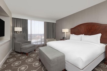 Suite, 1 King Bed, Non Smoking (Bridal)