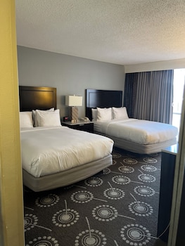 Room, 2 Queen Beds, Non Smoking