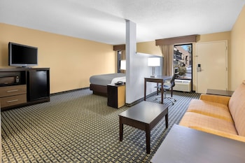 Standard Room, 1 King Bed, Smoking