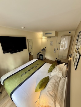 Superior Room, 1 King Bed, Non Smoking