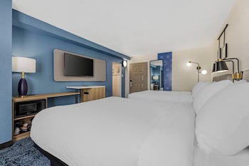Suite, 2 Queen Beds, Non Smoking (Efficiency)