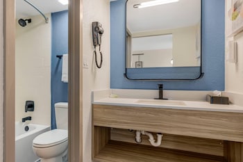 Suite, 2 Queen Beds, Non Smoking (Efficiency)