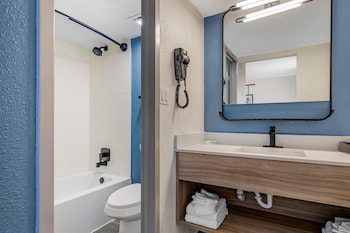 Room, 2 Queen Beds, Non Smoking (Efficiency)