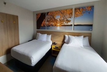 Room, 2 Queen Beds, Non Smoking