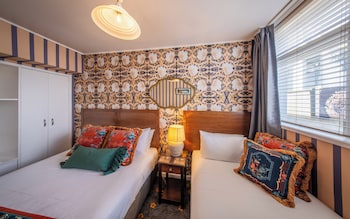 One Bedroom Suite (In Adjacent Building)