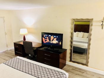 Standard King, Non-Smoking - Newly Renovated