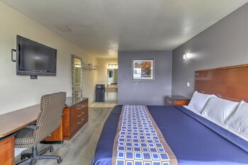 Standard King, Non-Smoking - Newly Renovated