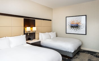 Deluxe Room, 2 Double Beds, Bay View (Mobility Accessible, Tub)