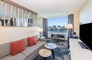 Junior Suite, 1 King Bed with Sofa bed