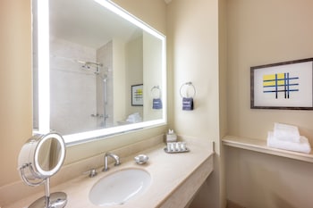 Room, 2 Double Beds (Mobility Accessible, Tub)