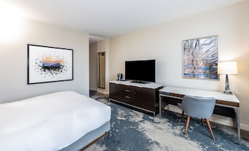 Room, 1 King Bed (Hearing Accessible)