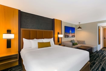 Standard Room, 1 King Bed, Non Smoking, Balcony (Shower Only)