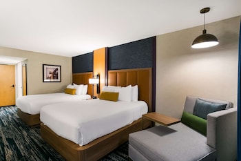 Standard Room, 2 Queen Beds, Accessible, Poolside
