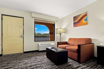 Standard Room, 1 King Bed, Non Smoking, Refrigerator & Microwave