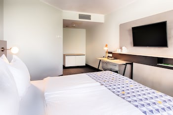 Premium Room, 1 King Bed, Balcony
