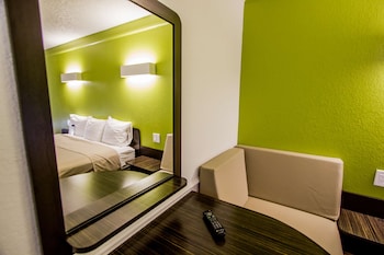 Standard Room, Multiple Beds, Non Smoking