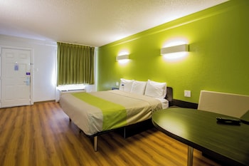 Standard Room, Multiple Beds, Non Smoking