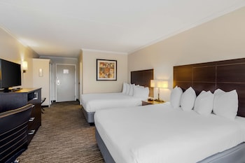 Standard Room, 2 Queen Beds, Non Smoking (Pet Friendly)