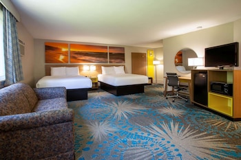 3 Queen Beds, Studio Suite, Non-Smoking