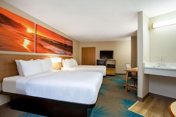2 Queen Beds, Studio Suite, Non-Smoking